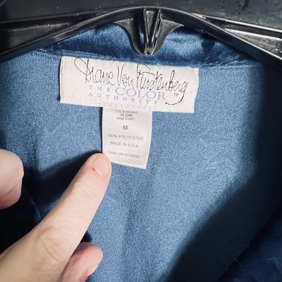 Vtg Diane Von Furstenberg Womens Medium Blue Velvet Button Front Blouse 90s EUC! - Picture 4 of 5